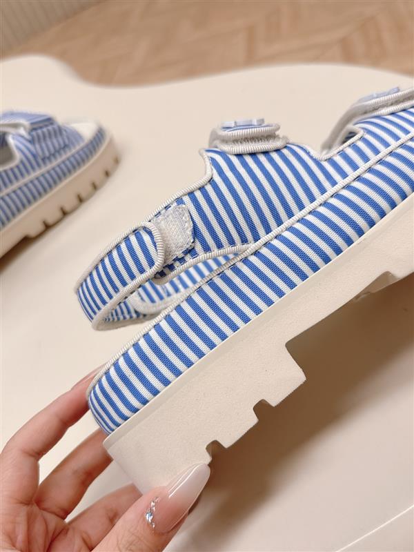 2025112818443711 280